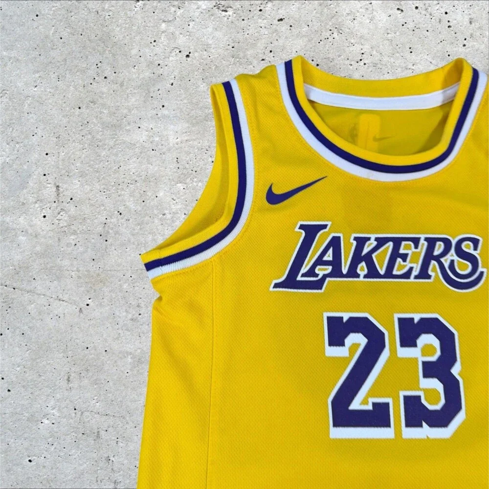 Nike LeBron James Los Angeles Lakers Jersey 23 Yellow NBA Youth Medium M Shirt